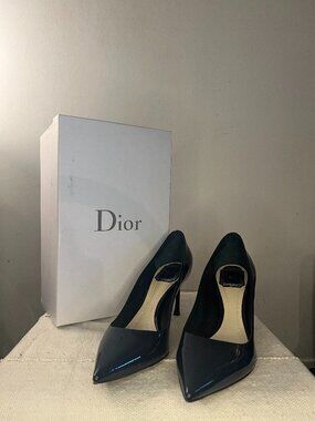 Dior Essence Pumps Navy Blue Patent Learher. 526 Marine. Worn Twice.